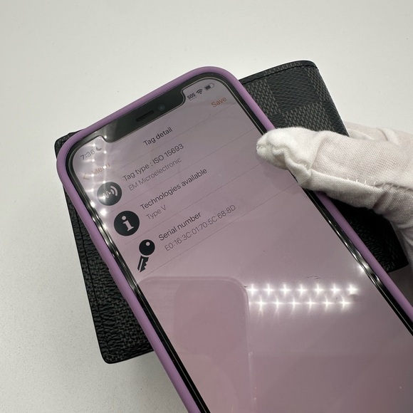 Louis Vuitton Damier Bi Fold Wallet - Picture 2 of 14